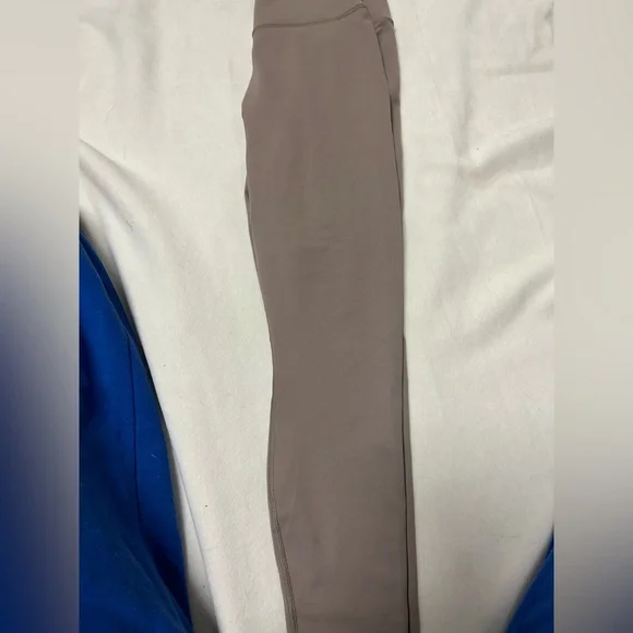 Small Fabletics leggings - Picture 2 of 4